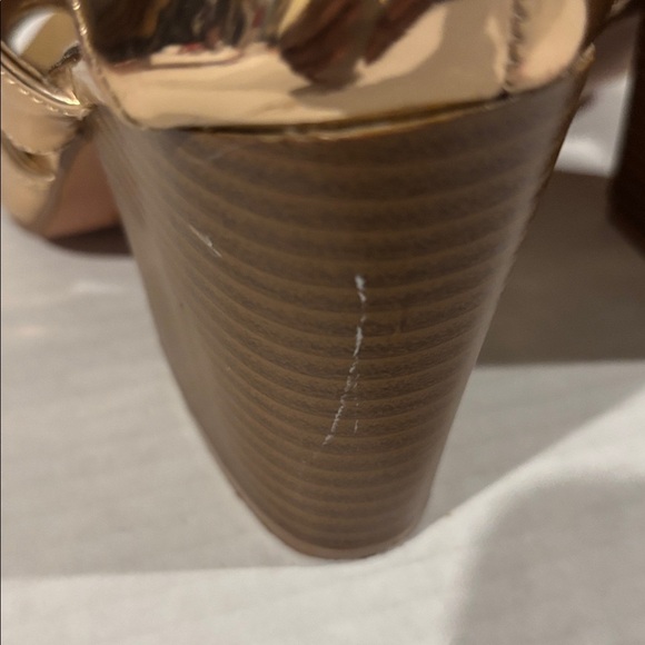 Yoki Metallic Gold Peep-Toe Sandals - Size 6 - Picture 9 of 9